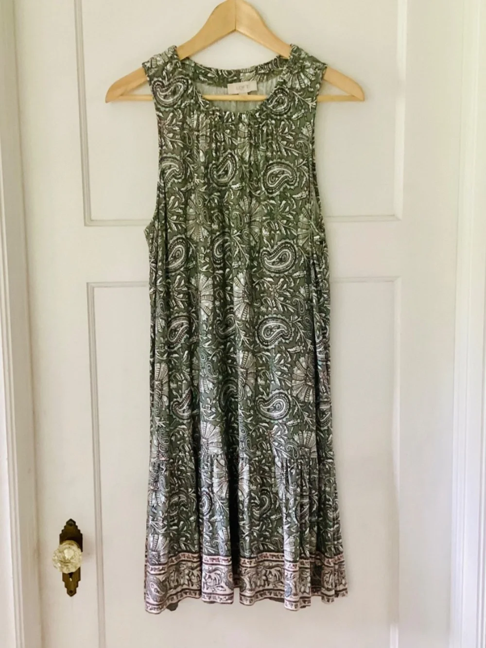 Loft Sleeveless Tiered Dress Size S Green Paisley Medallion Knit Relaxed Summer